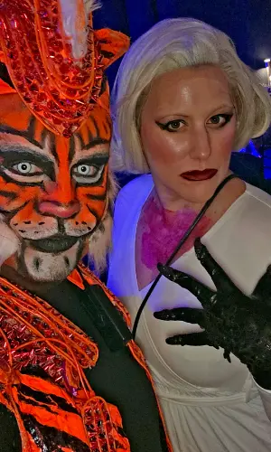 Gio, costume champion